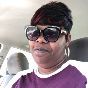 Meet your Posher, Latoya